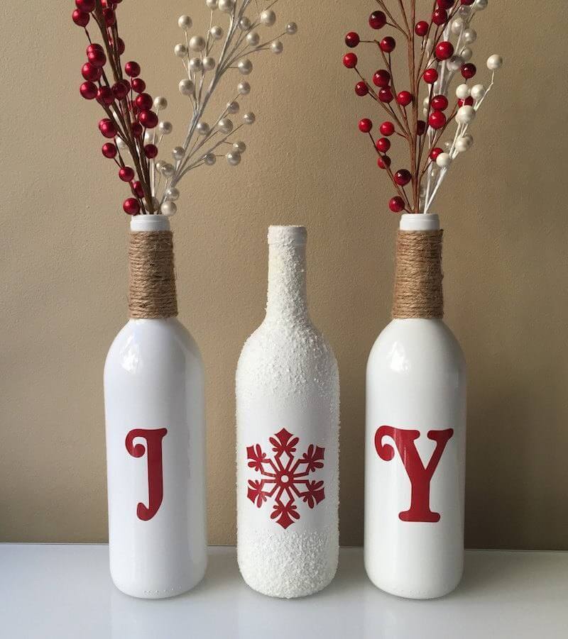 Terrific bottle vases in a glossy or snowy finish (1)