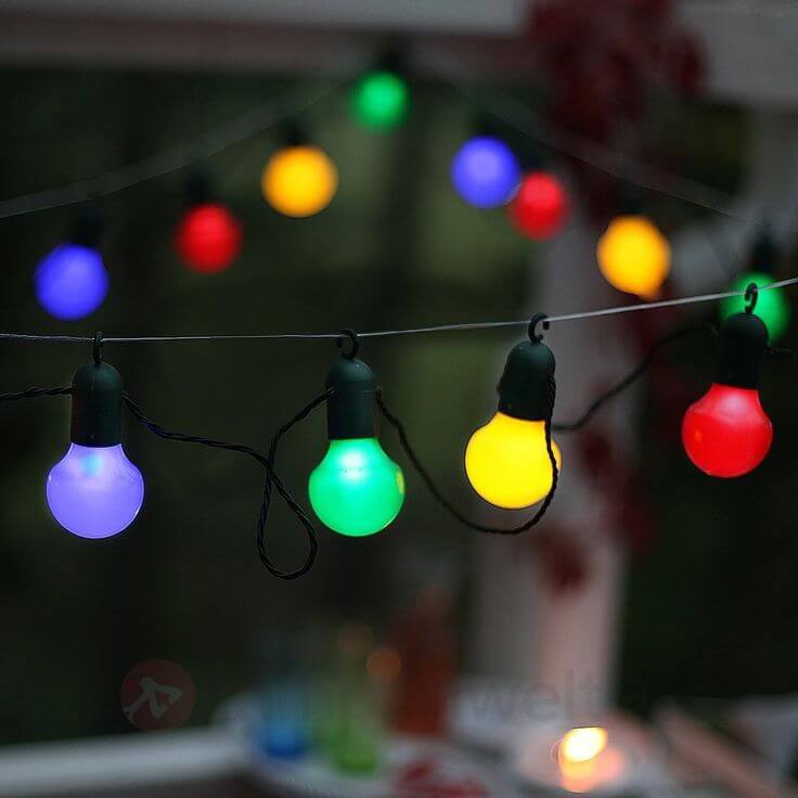 The fairy lights light up smoothly (1)