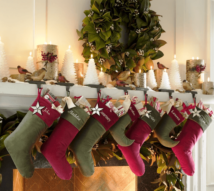 Traditional Christmas decoration in red and green to highlight the fireplace mantel (1)