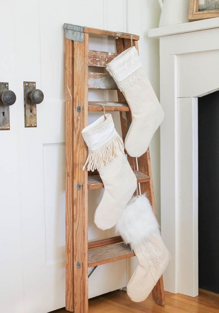Use a wooden ladder for a traditional look (1)