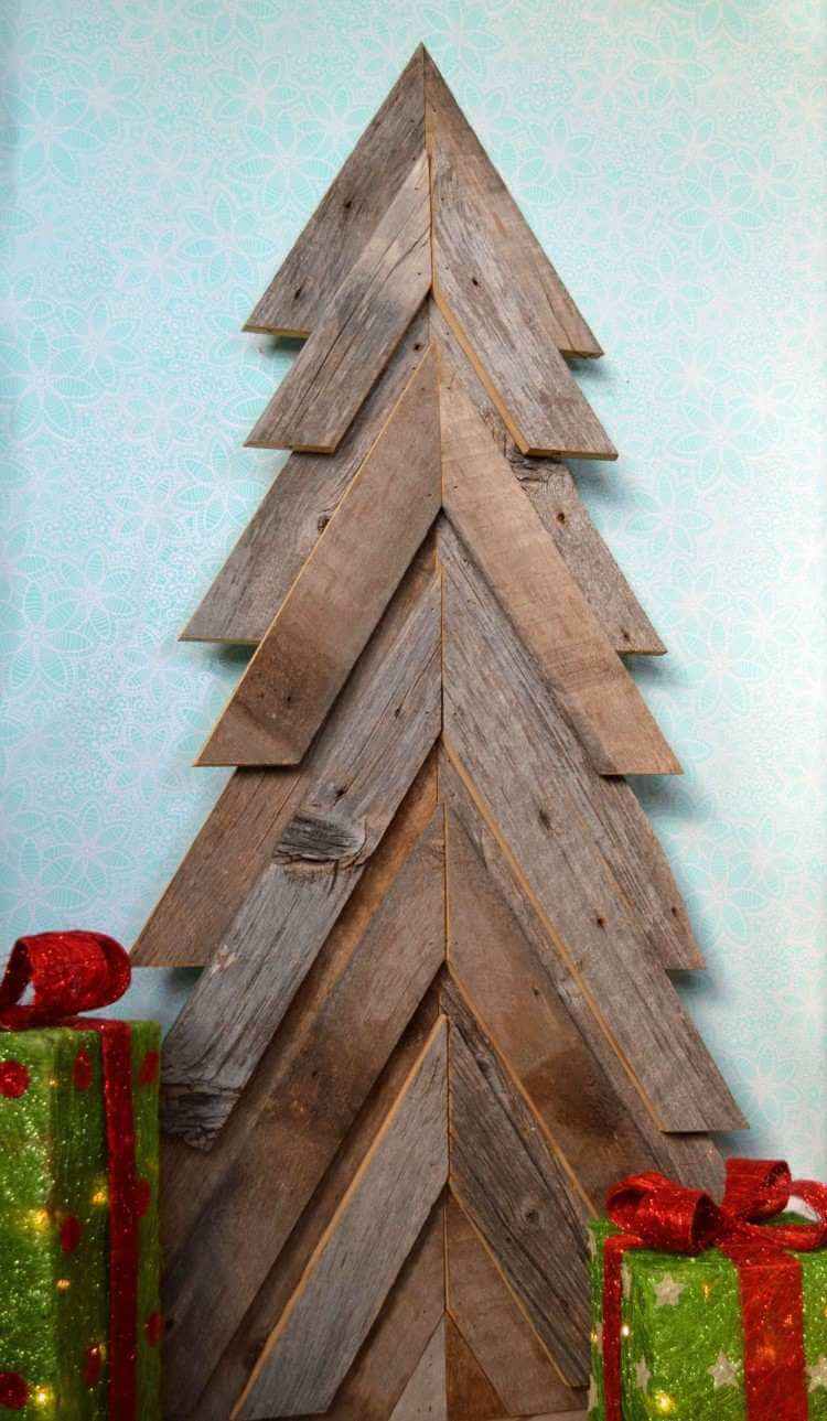 Wooden Christmas tree for an original country decoration (1)