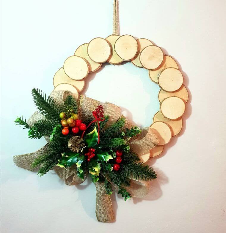 Wooden christmas wreath (1)