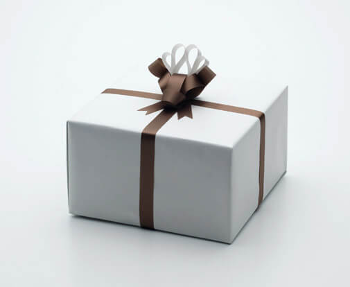 Gift wrapping to customize with ribbon