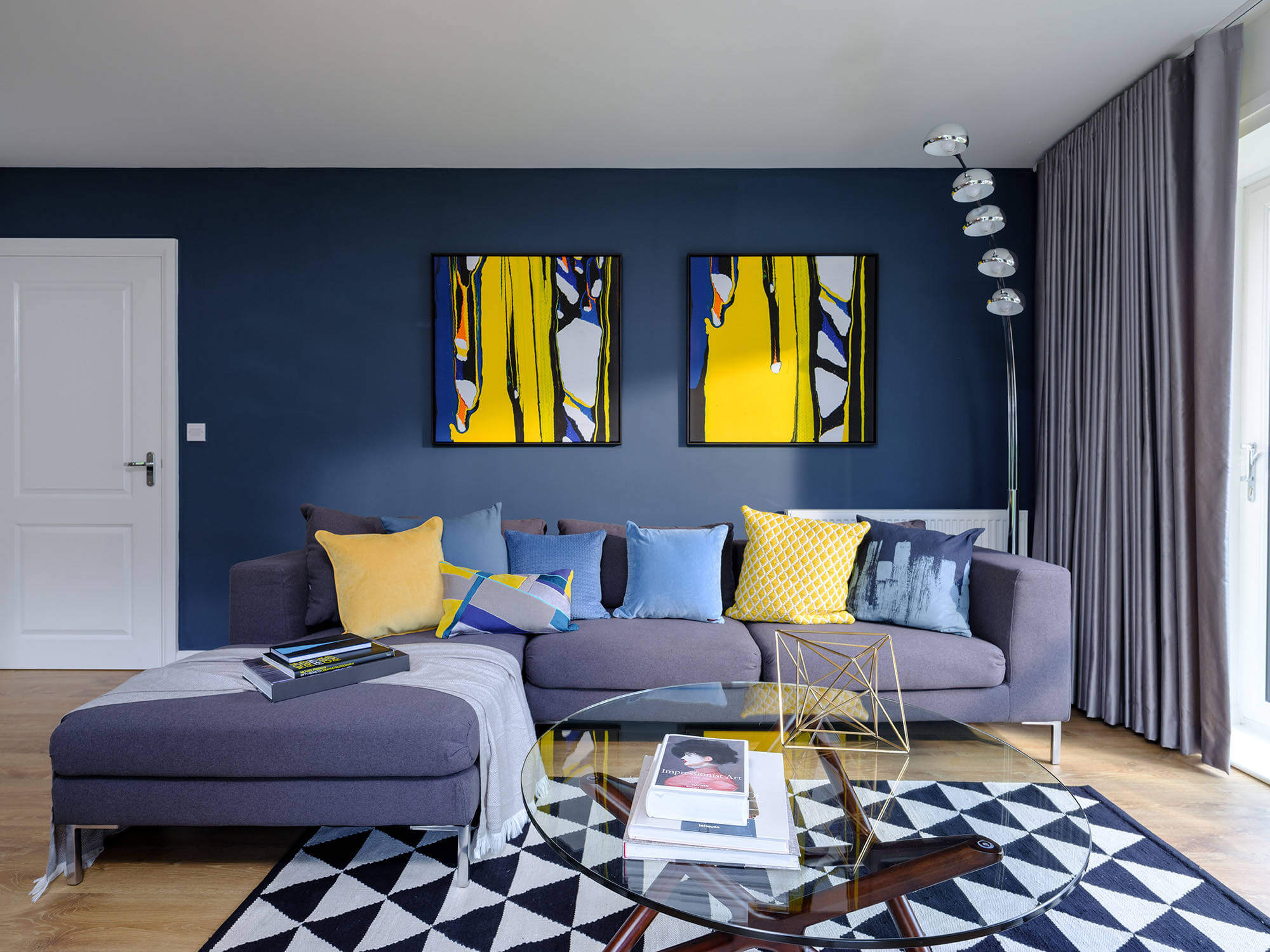 15+ Ways to Combine Blue With Yellow for a Trendy Living Room (1)