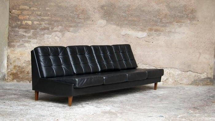 A leather bench sofa (1)