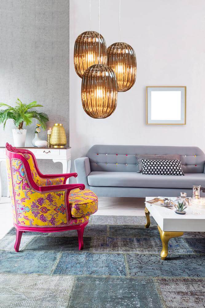 A maximalism lounge with a vintage scent (1)