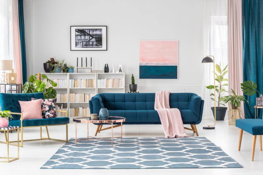A mix of pink and blue for the chic living room (1)