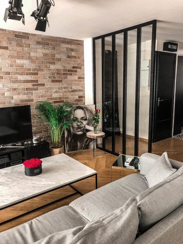 A mixture of marble and metal to bring a chic touch to an industrial living room ' (1)