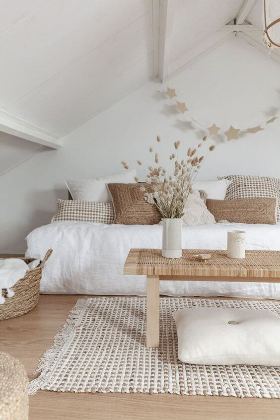 A monochrome Scandinavian living room (1)