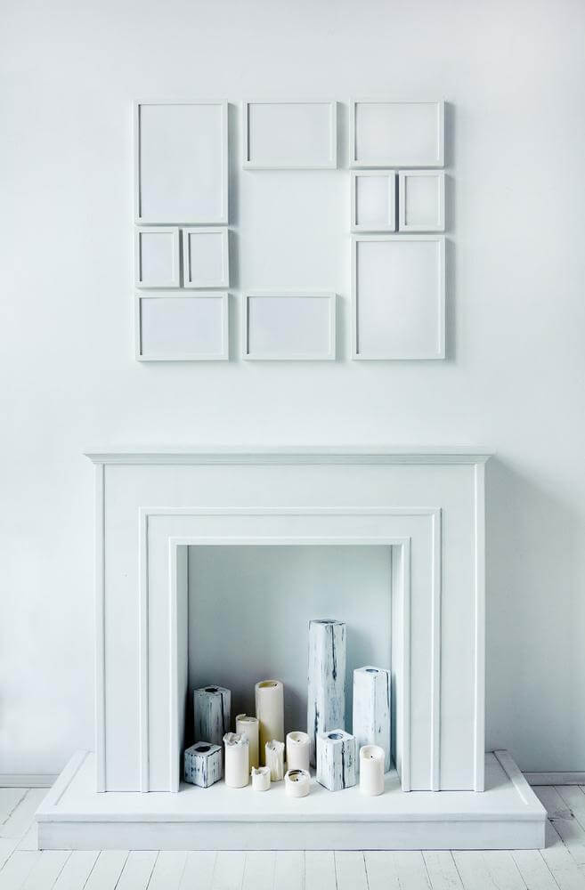 A monochrome staging on the fireplace (1)