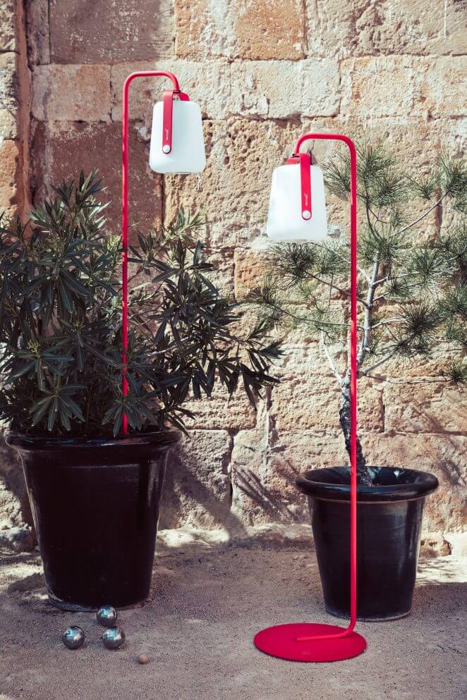 A nomadic lamppost to have personalized lighting in the garden (1)