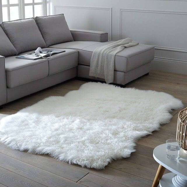 A soft and comfortable faux sheepskin rug (1)
