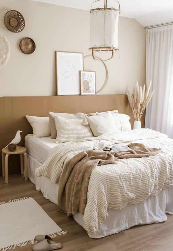 Brown in bedroom (1)