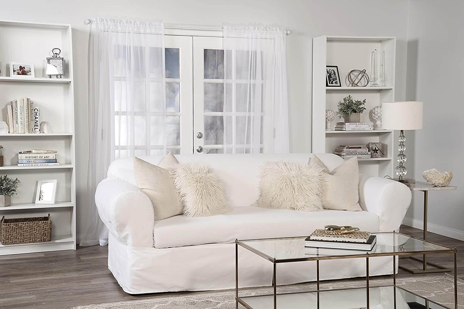 Classic white sofa (1)