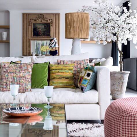 Draw inspiration from elsewhere for a modern living room (1)