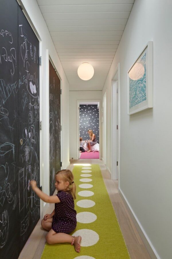Let your children decorate the hallway! (1)