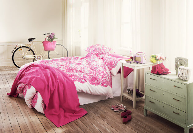 Provencal atmosphere and pink decor for this cocooning room with a girly spirit (1)