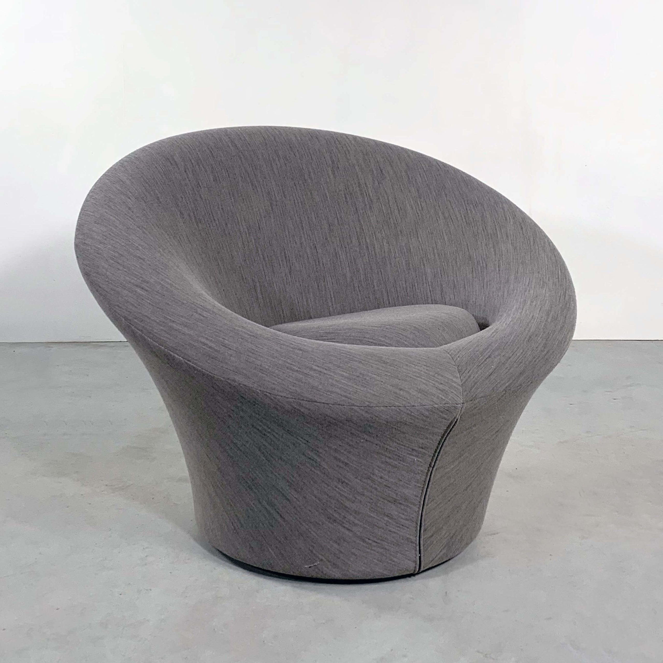 The Mushroom armchair (1)