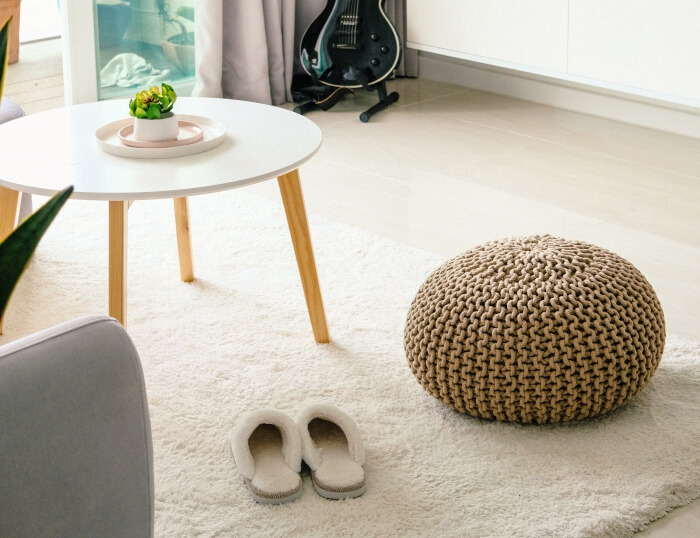 The modern carpet is available in many versions of various colors, materials and shapes (1)