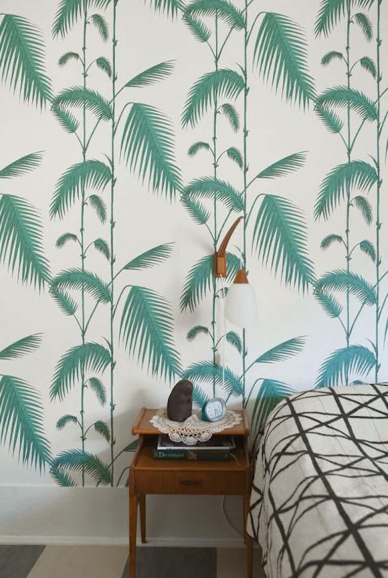 Tropical wallpaper in the bedroom (1)