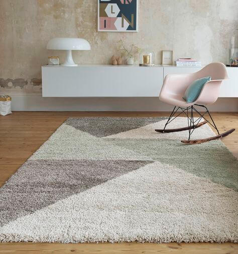 Warm colors for this rug with triangle patterns (1)