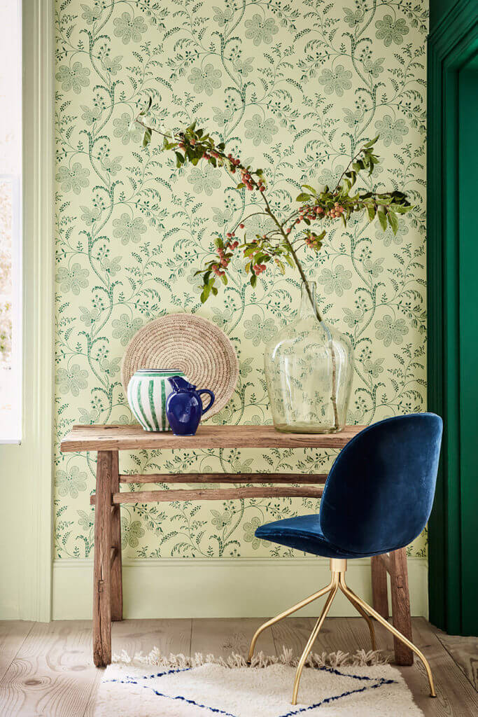 think about wallpaper, the other solution to color paint in the living room (1)