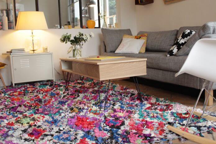 A blooming rug in a classic living room (1)