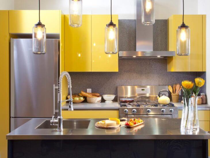 A colorful kitchen (1)