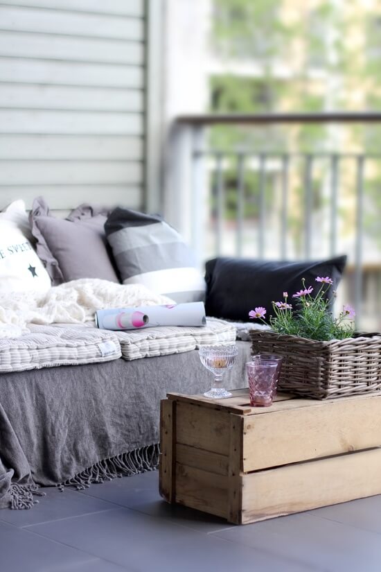 A cozy pallet sofa (1)