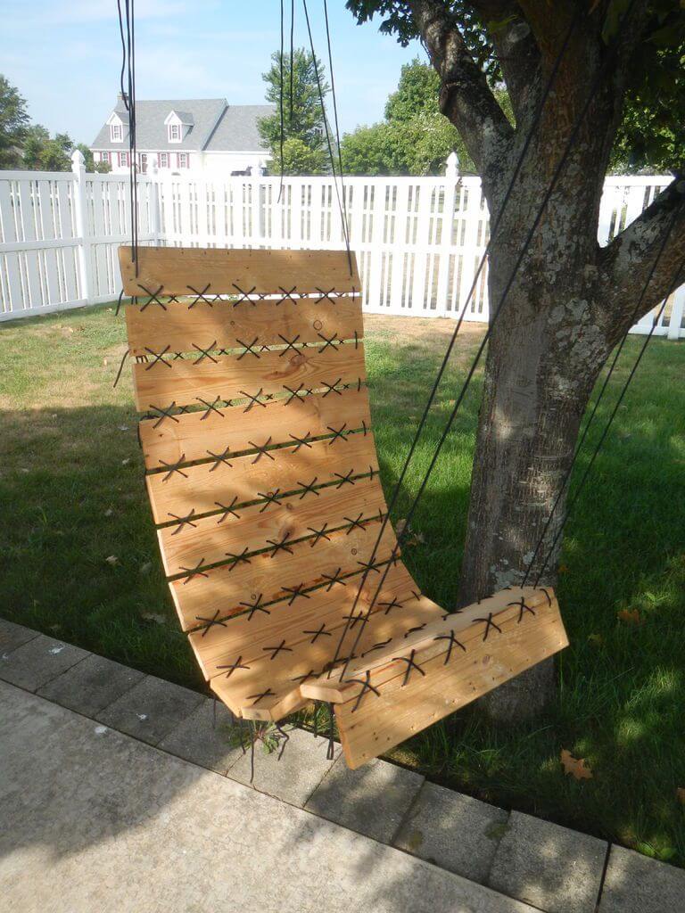 A hanging pallet chair (1)