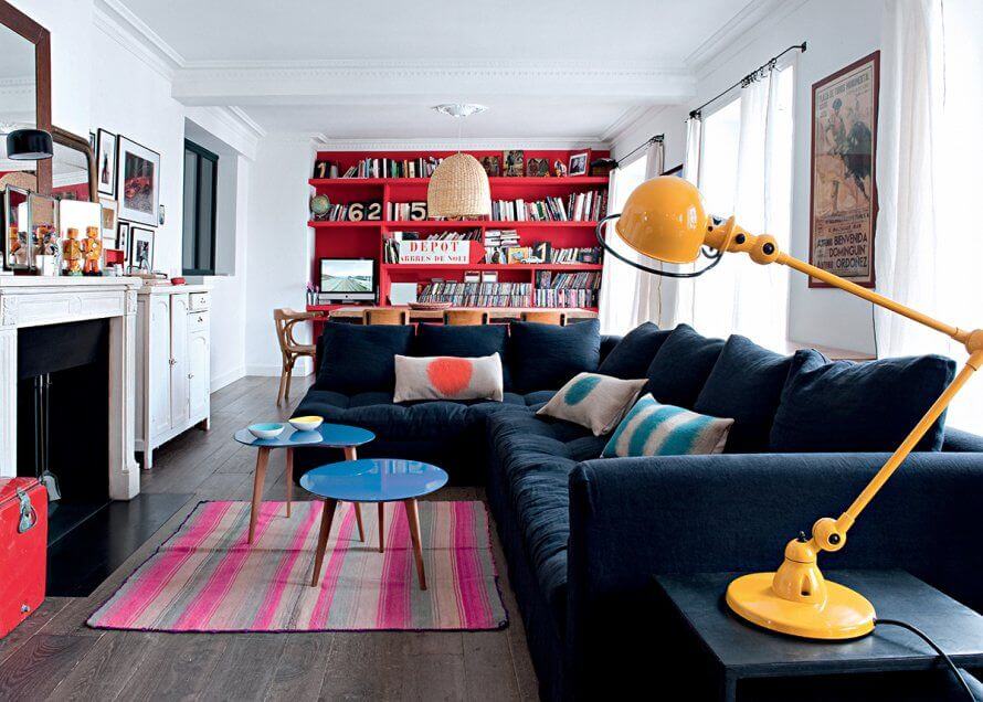 A multicolored living room with apparent comfort (1)