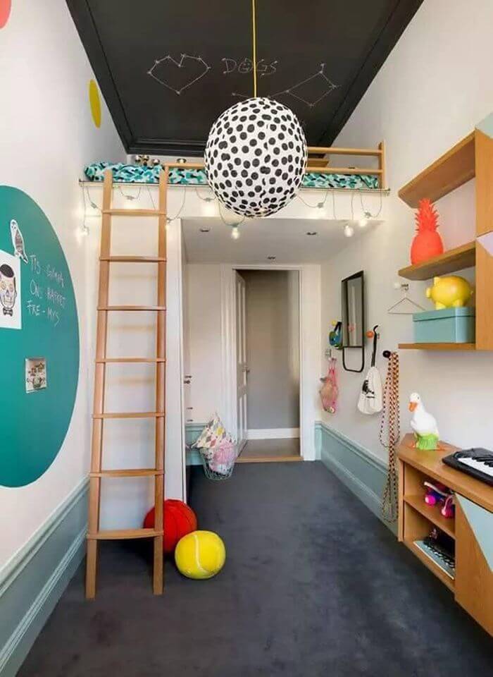 A playful ceiling in the child's room (1)