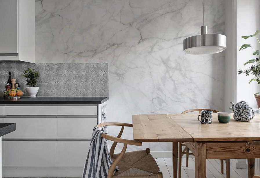 A white and marble kitchen (1)