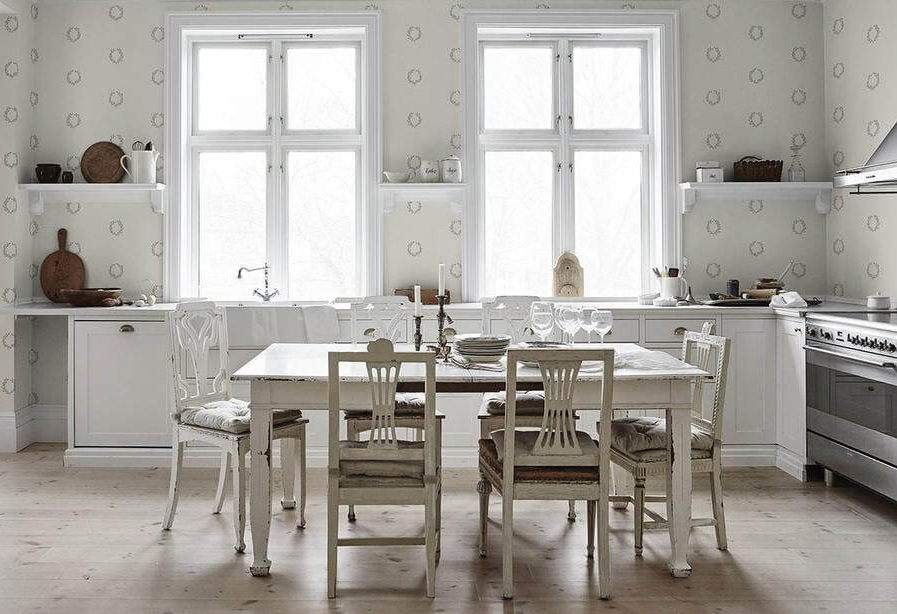 A white wooden kitchen (1)