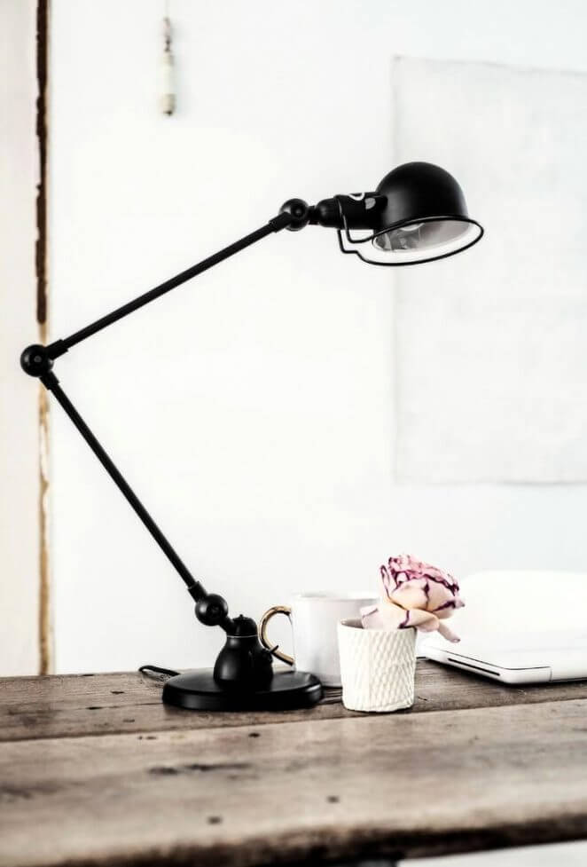An iconic industrial style lamp (1)