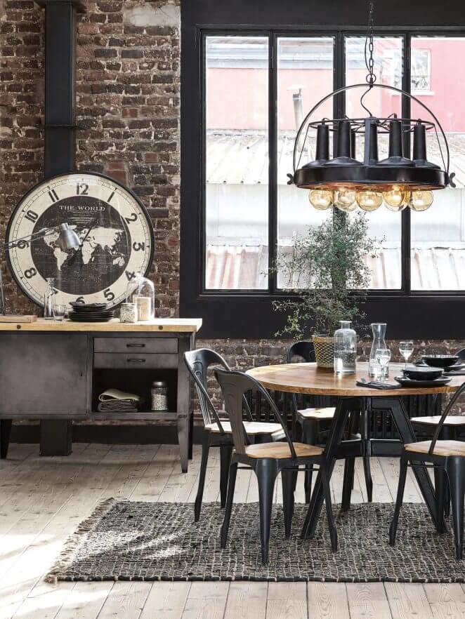 Black gives chic to industrial-style decors (1)