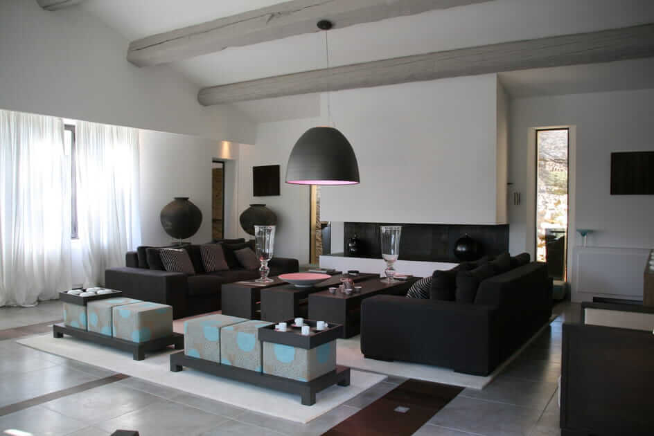 Cubic and majestic living room (1)