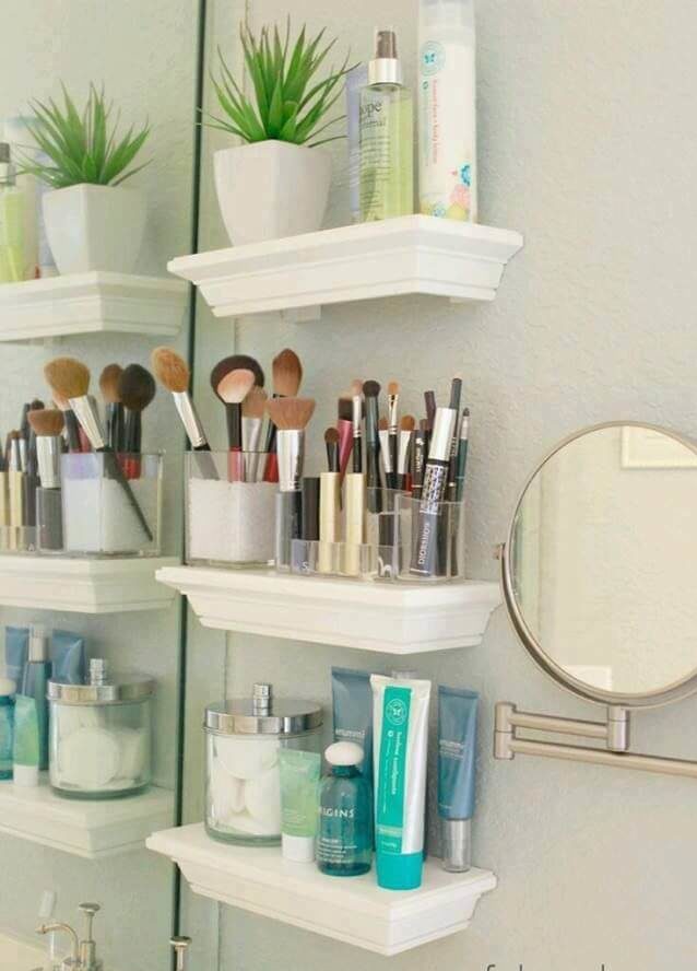 Floating shelves for storing beauty products2 (1)