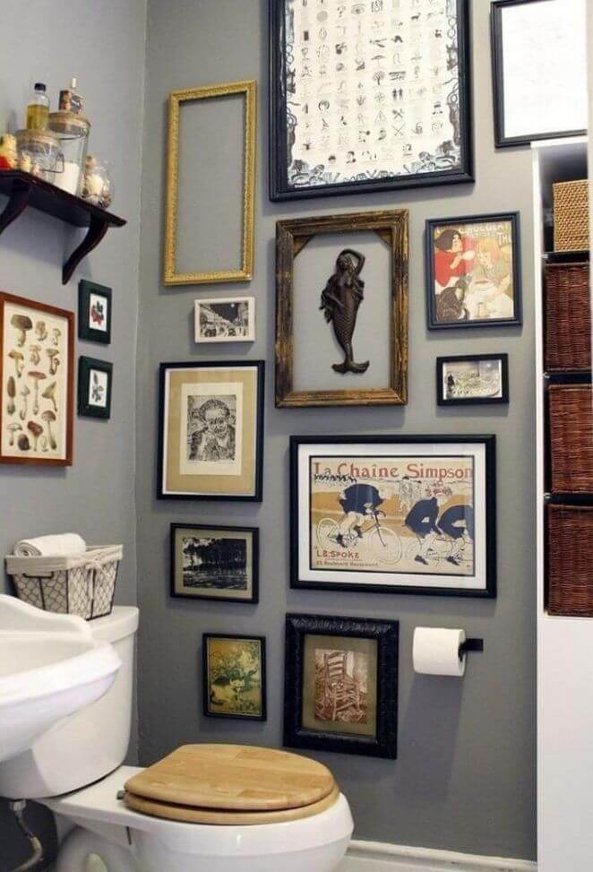 Frames in toilet (1)