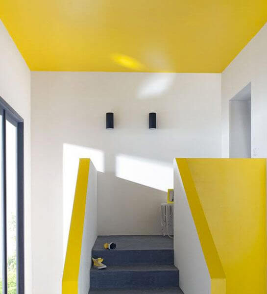 Harmonize the ceiling and the staircase (1)