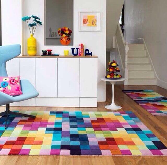 Illuminate the living room with a multicolored rug (1)