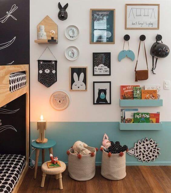 Mix the frames with other wall decoration objects! (1)