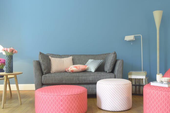 Pink and white poufs in a Scandinavian living room (1)
