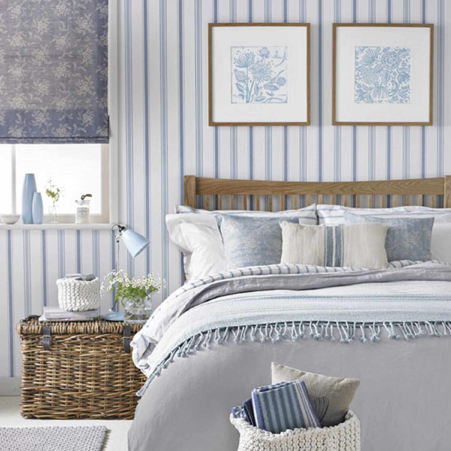 Pretty gray stripes in the bedroom (1) - Copy