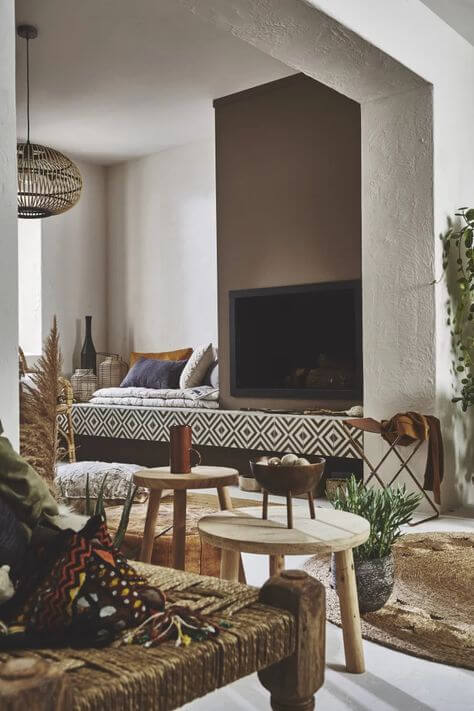 Use natural materials for a bohemian living room (1)
