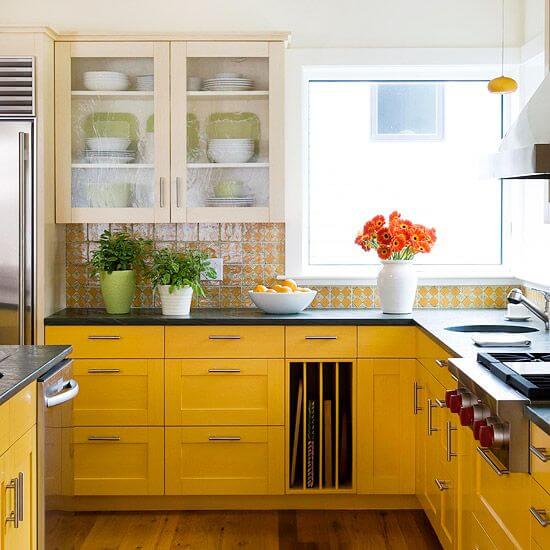 25 Ideas of a Yellow Kitchen to Make Your Interior Sparkle (1)