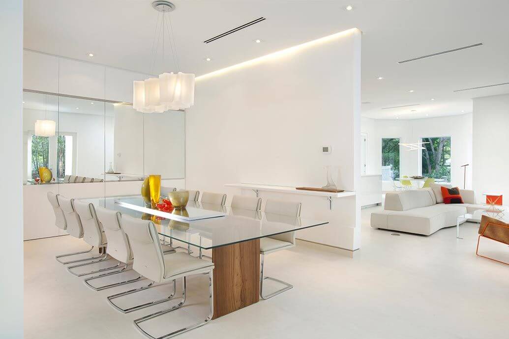 A bright and airy dining room (1)