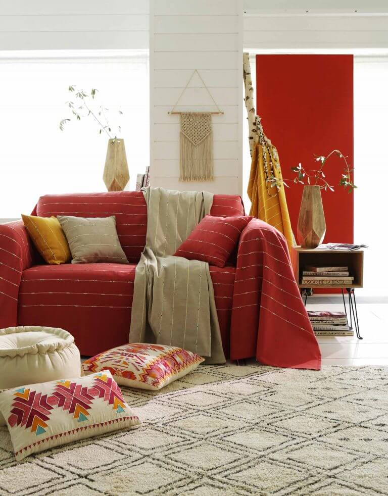 A colorful and warm interior (1)