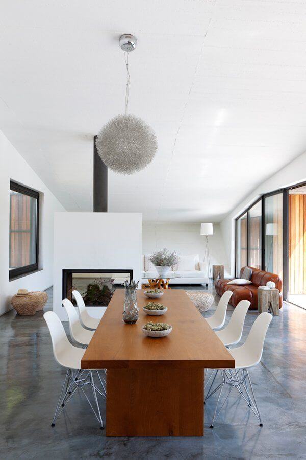 A designer and minimalist dining room (1)