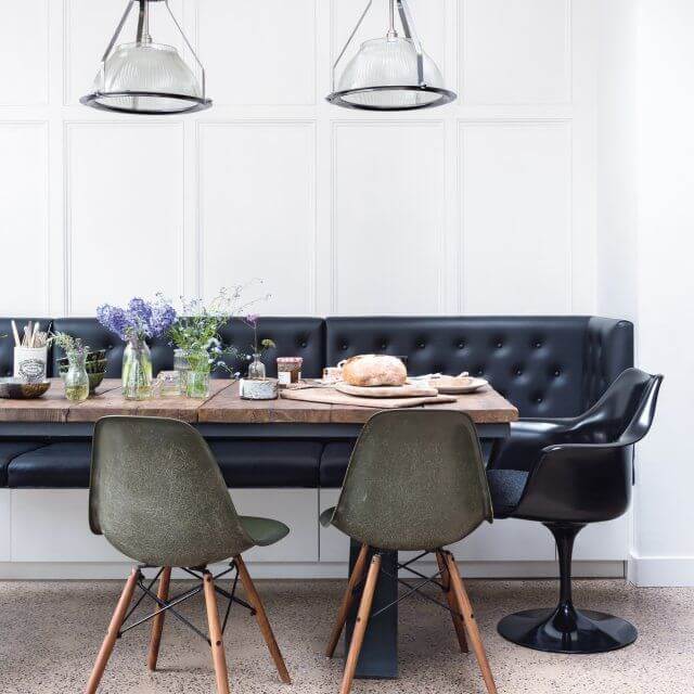 A minimalist dining room (1)